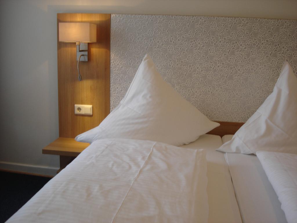 Rhein-Hotel Andernach Esterno foto